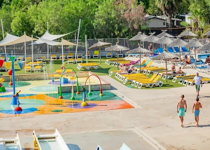 Κάμπινγκ 4 Etoiles - Parc Aquatique - Eeibgc Saint-Cyprien (Pyrenees-Orientales)