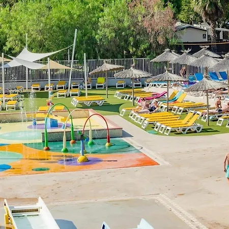 Zecamping 4 Etoiles 3km Piscine Animaux Acceptes Club Enfant Animations 4* Saint-Cyprien (Pyrenees-Orientales)